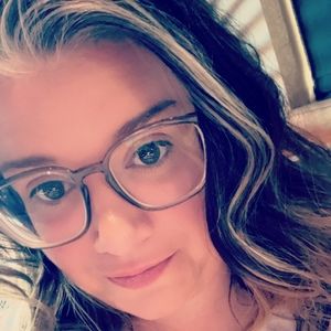 Meet your Posher, Whitney